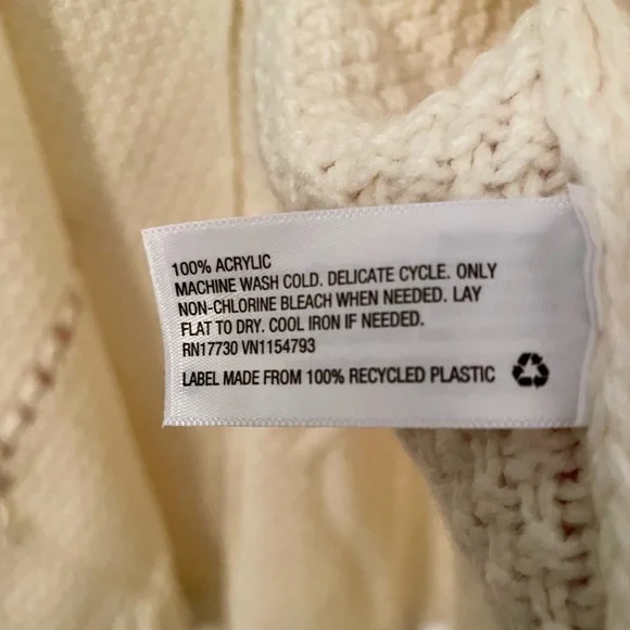 Knox Rose Open Poncho - Picture 4 of 8